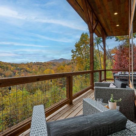 The Overlook - '21 Cabin - Gorgeous Unobstructed Views - Fire Pit Table - Gamerm - Hottub - Xbox - Lots Of Bears Gatlinburg Exterior foto