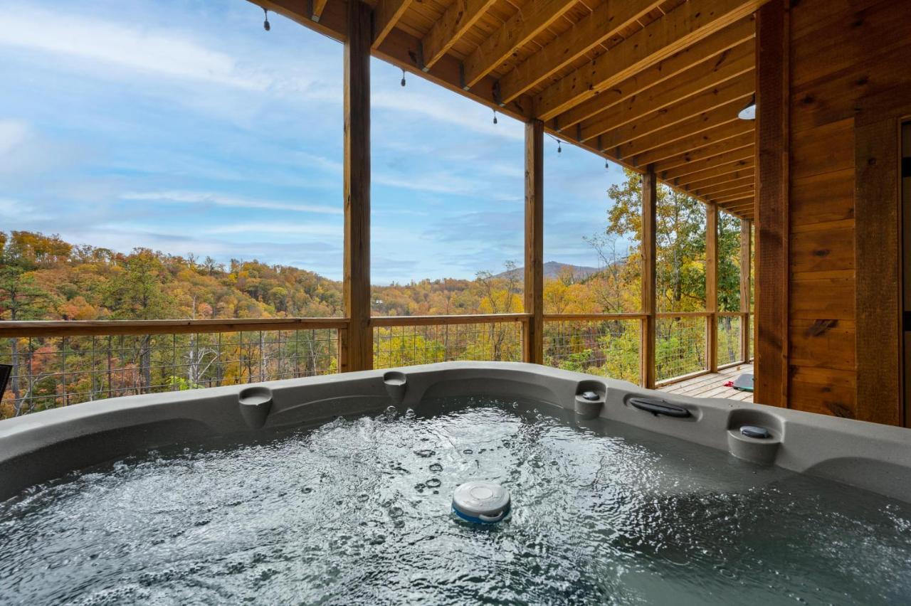 The Overlook - '21 Cabin - Gorgeous Unobstructed Views - Fire Pit Table - Gamerm - Hottub - Xbox - Lots Of Bears Gatlinburg Exterior foto