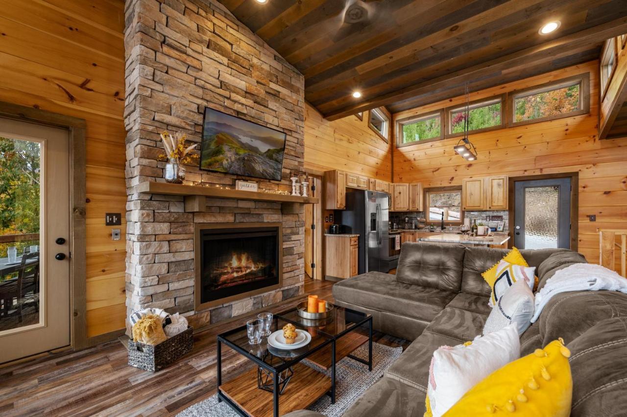 The Overlook - '21 Cabin - Gorgeous Unobstructed Views - Fire Pit Table - Gamerm - Hottub - Xbox - Lots Of Bears Gatlinburg Exterior foto